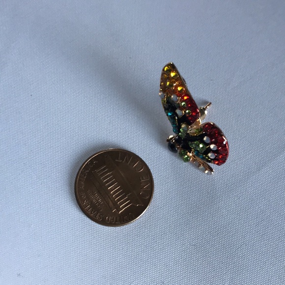 New! Small Butterfly Rhinestone Earrings - Picture 14 of 16